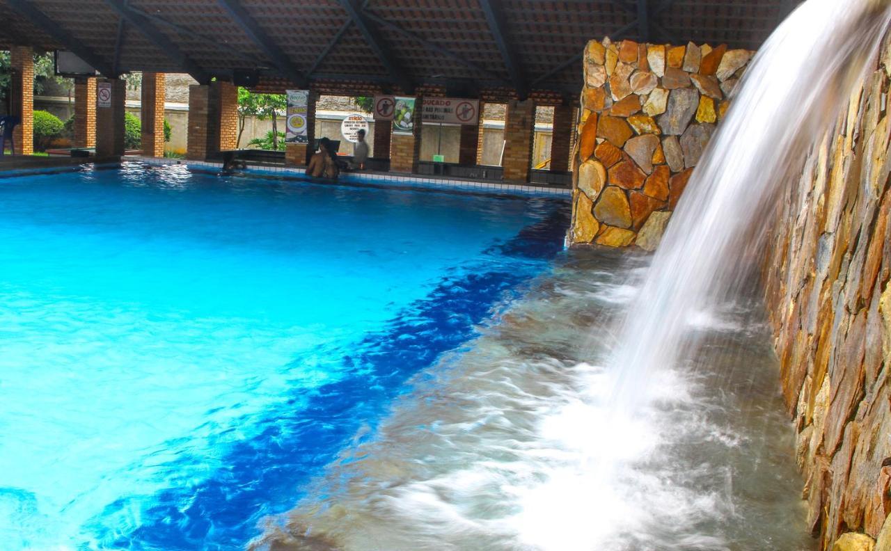 Caldas Novas Imperio Romano Com 1 Dia No Acqua Park Exterior photo