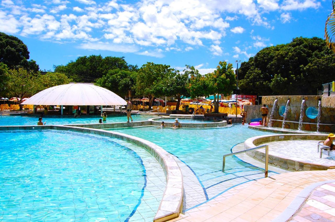 Caldas Novas Imperio Romano Com 1 Dia No Acqua Park Exterior photo