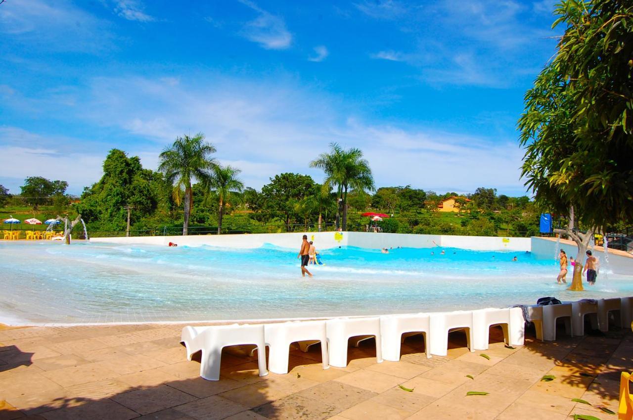 Caldas Novas Imperio Romano Com 1 Dia No Acqua Park Exterior photo