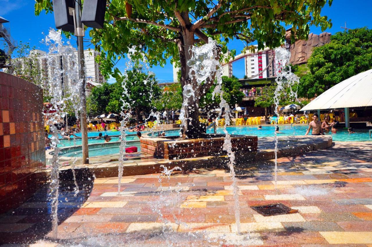 Caldas Novas Imperio Romano Com 1 Dia No Acqua Park Exterior photo